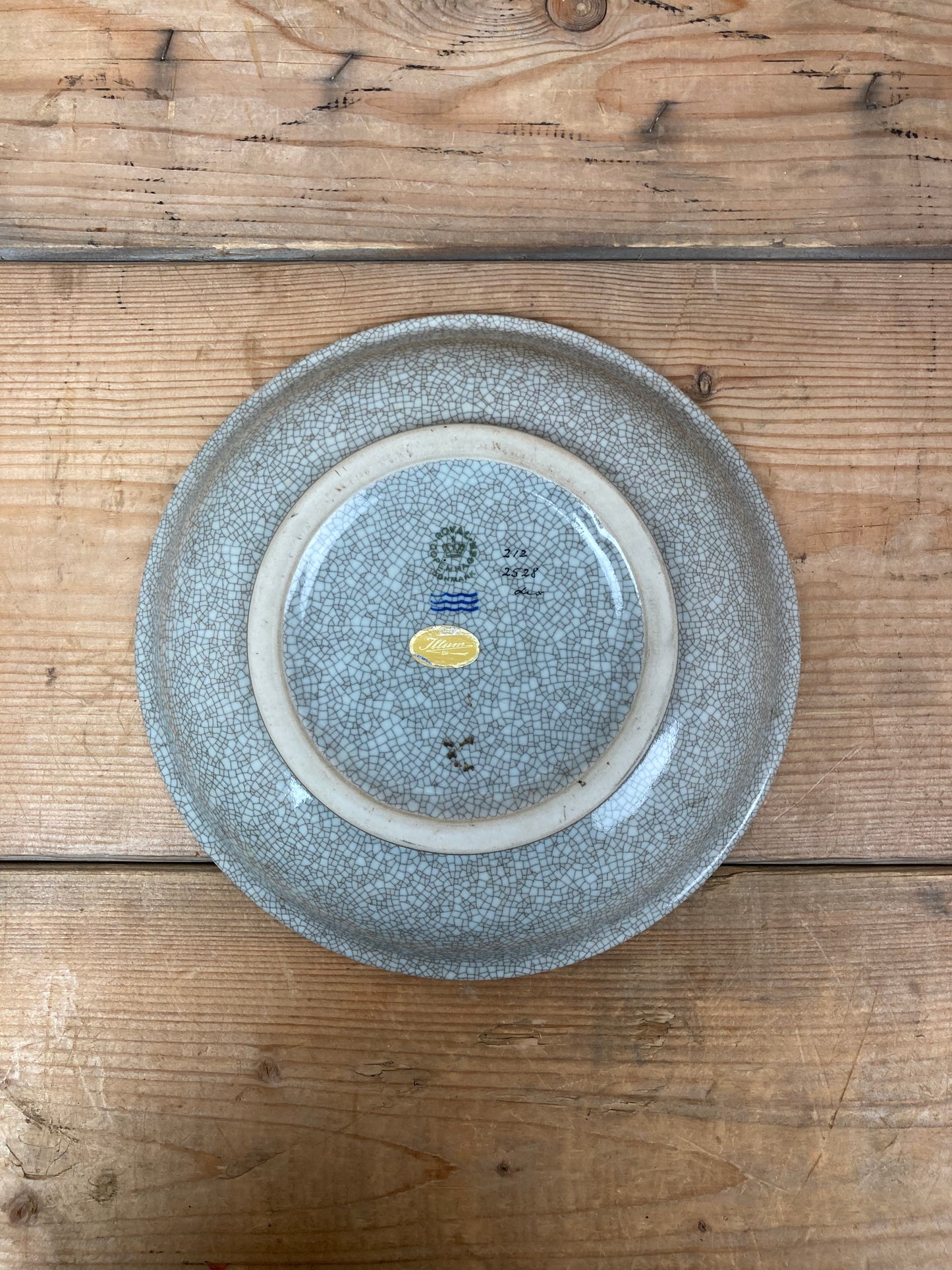 Royal Copenhagen 2528