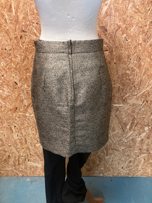 Nederdel med guld str. 40