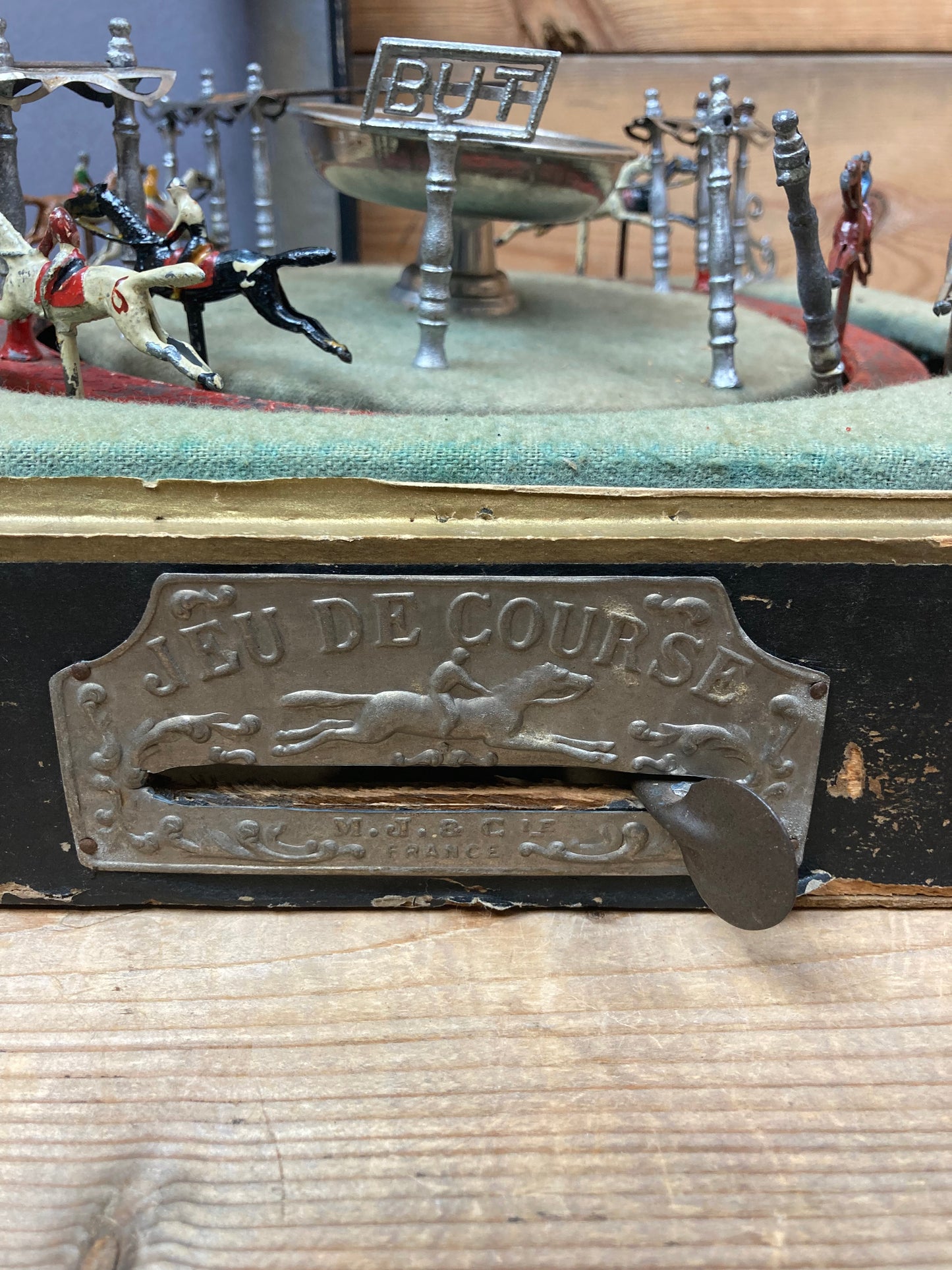 Drejende hestevæddeløbs bane