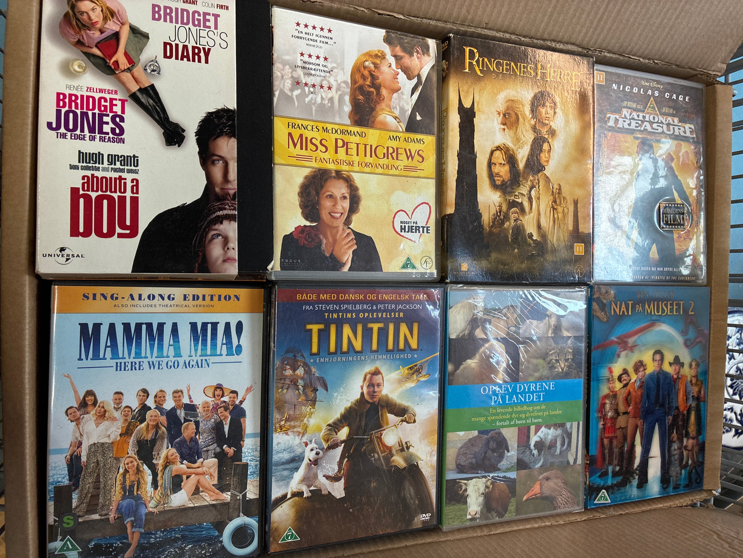 Flyttekasse med DVD’er