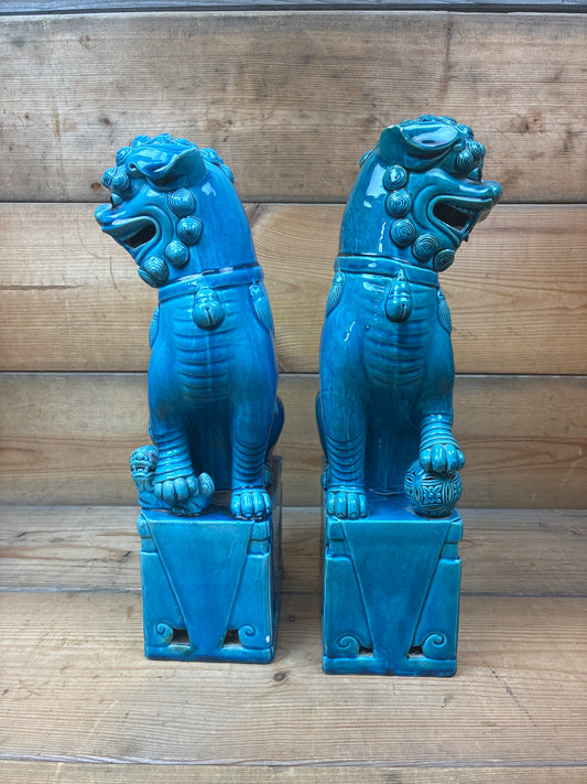 To kinesiske figurer