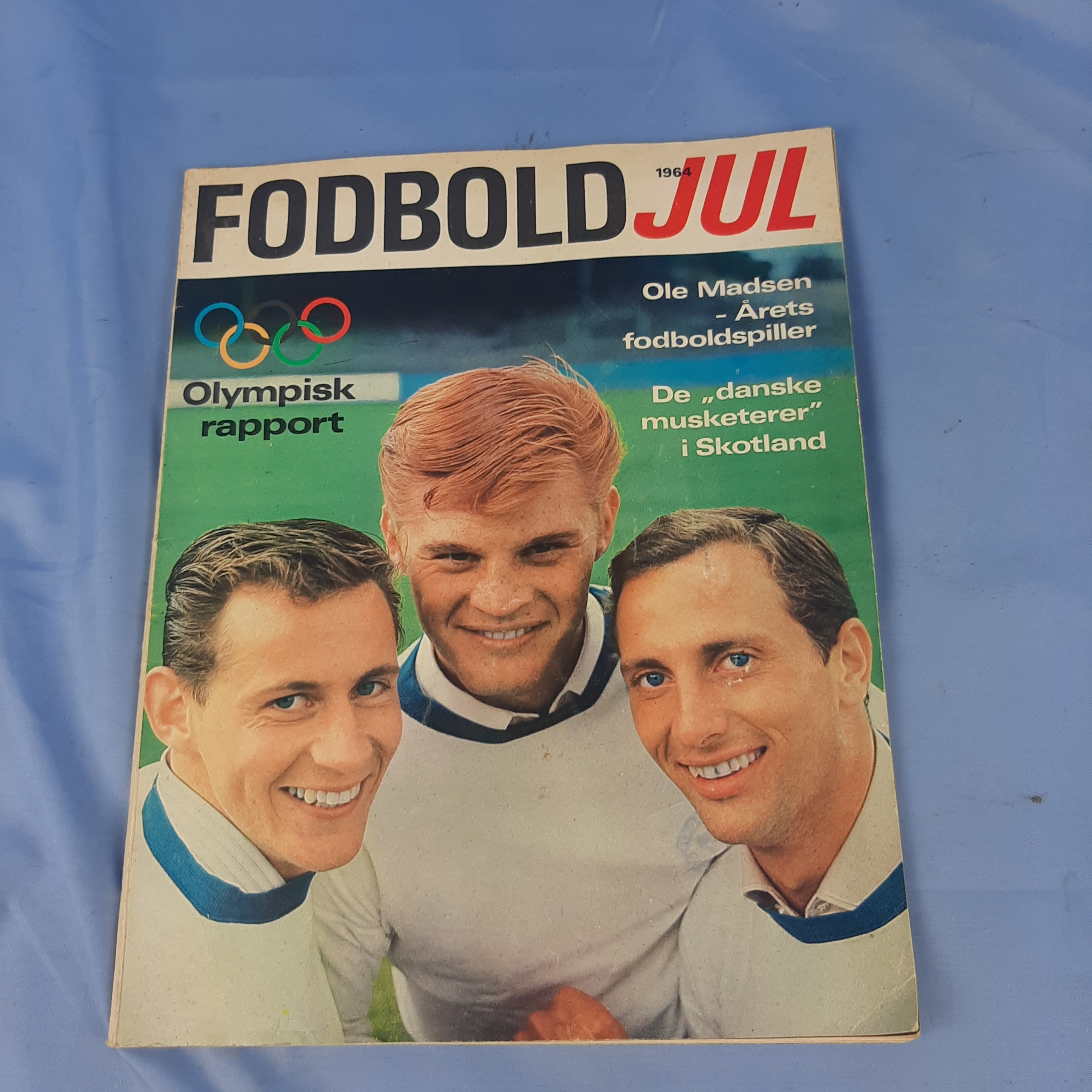 Gammelt fodboldblad fra 1964