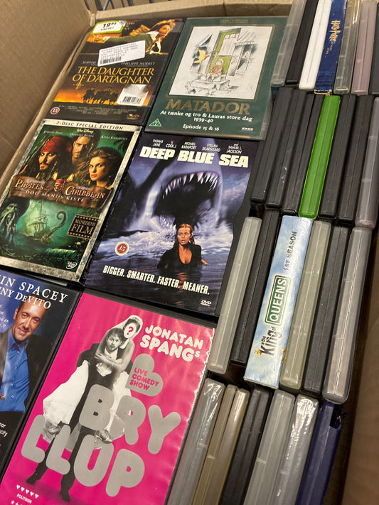Flyttekasse med DVD’er