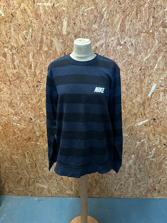Nike sweatshirt str. L.