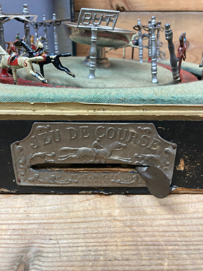 Drejende hestevæddeløbs bane