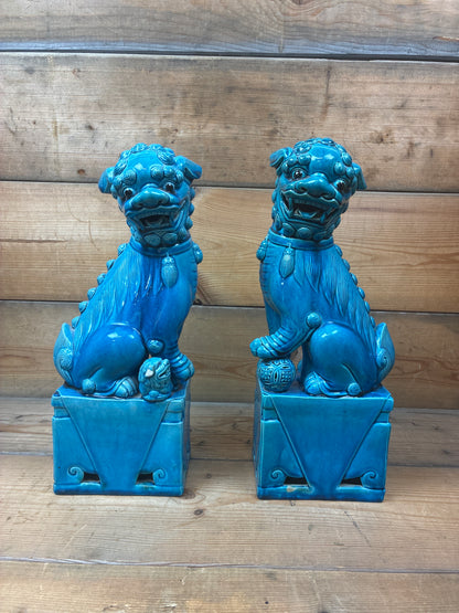 To kinesiske figurer