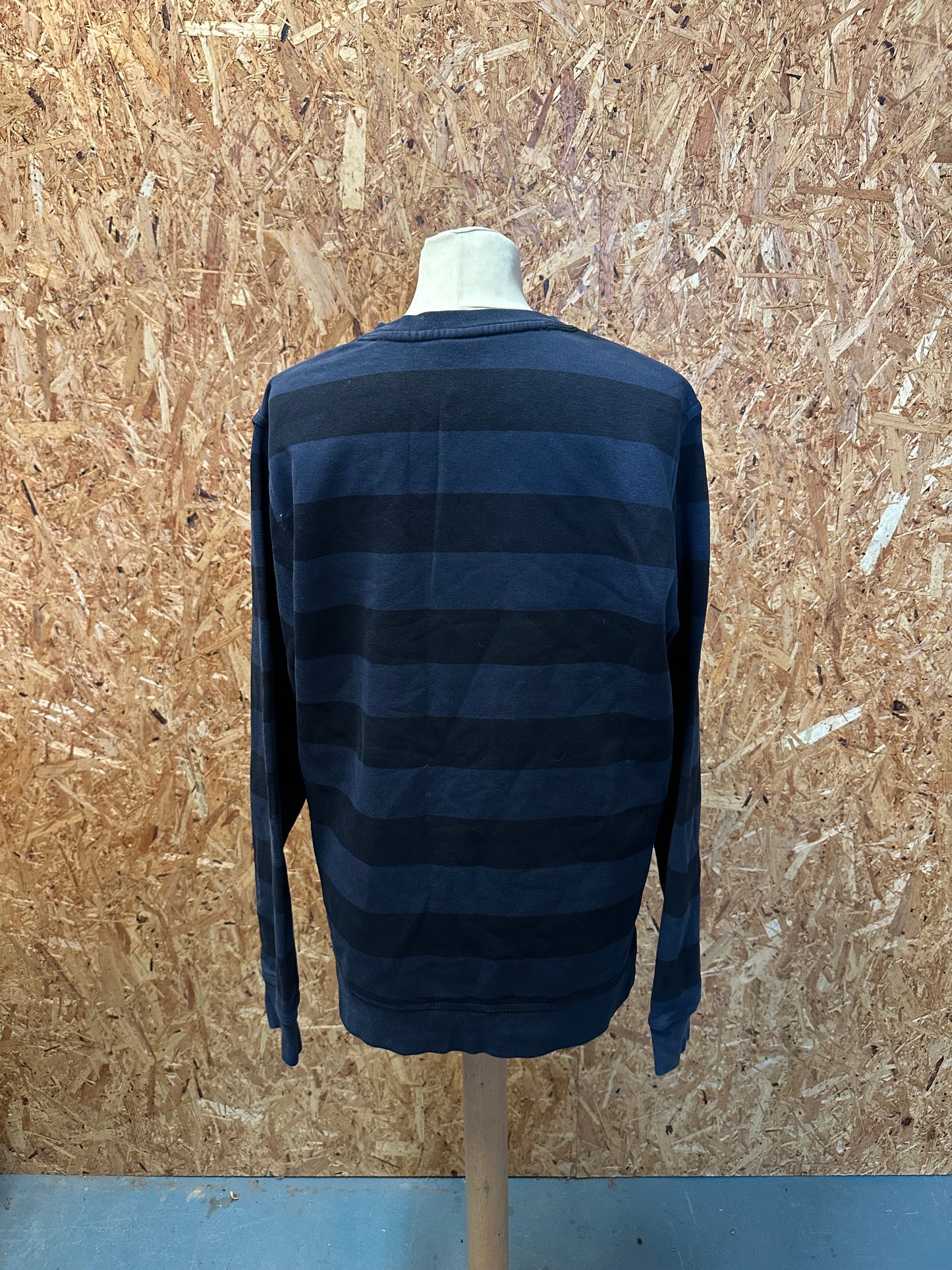 Nike sweatshirt str. L.