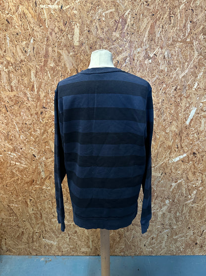 Nike sweatshirt str. L.