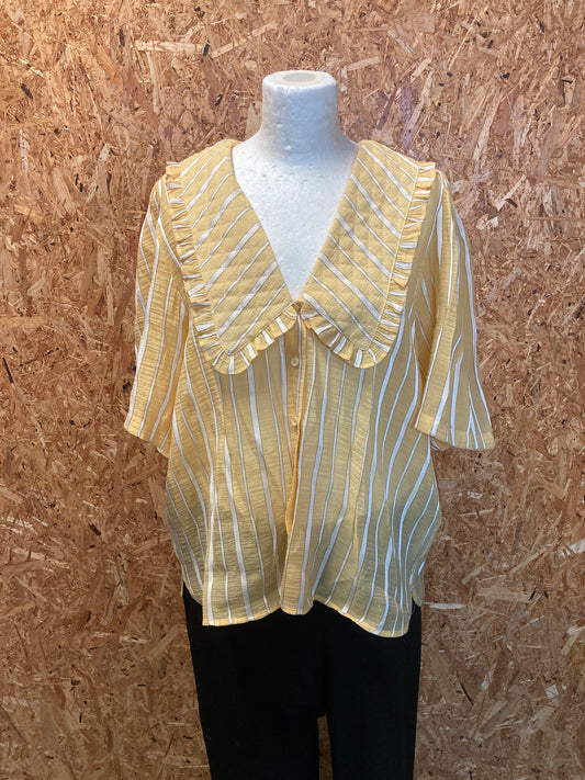 Gul t-shirt str. M/L.