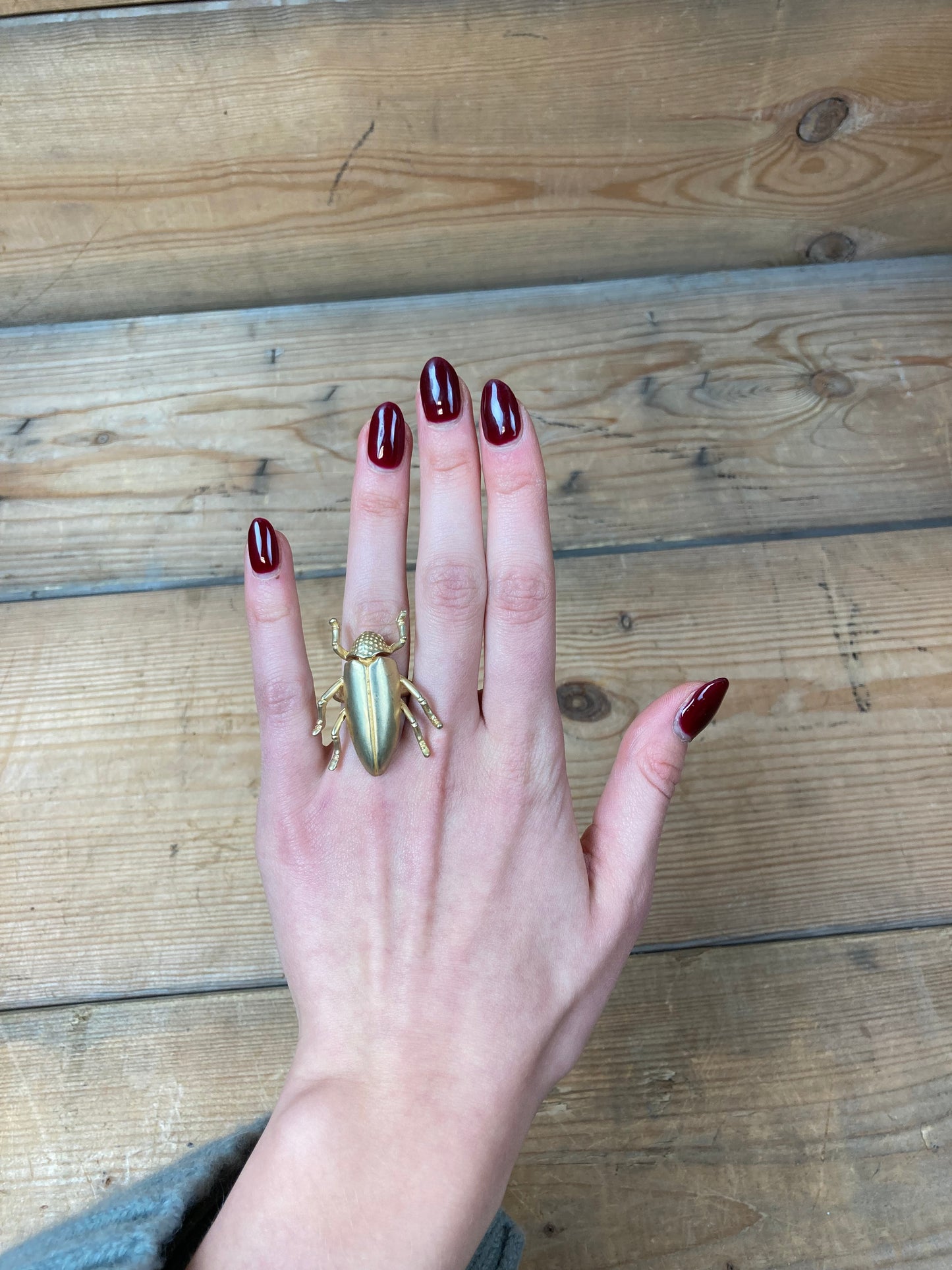 Ring med billefigur