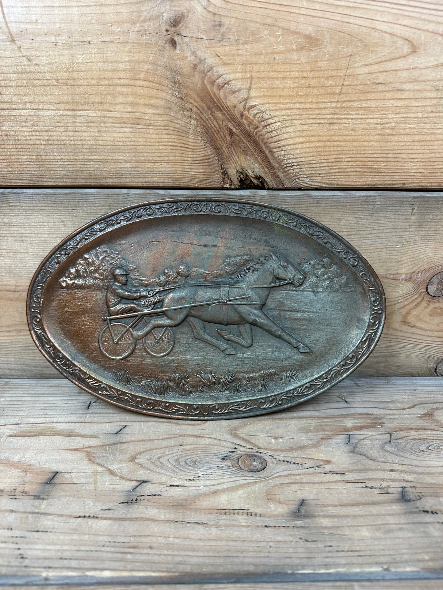 Metal plate til ophæng