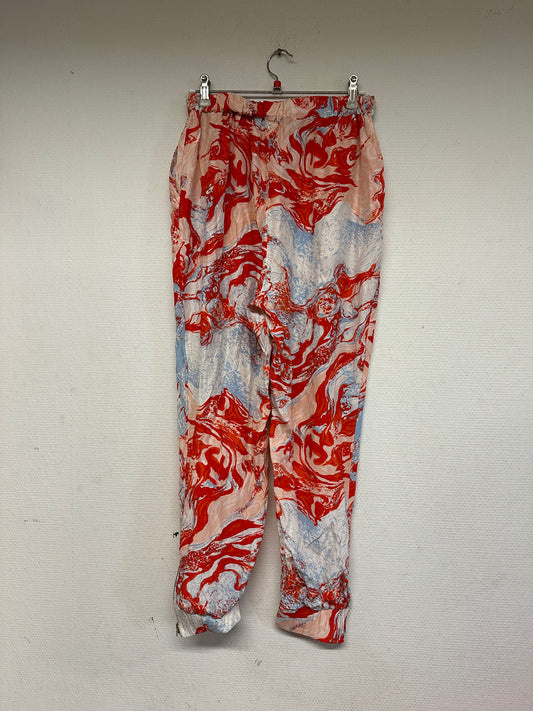 Bukser str. ukendt men svarende til S