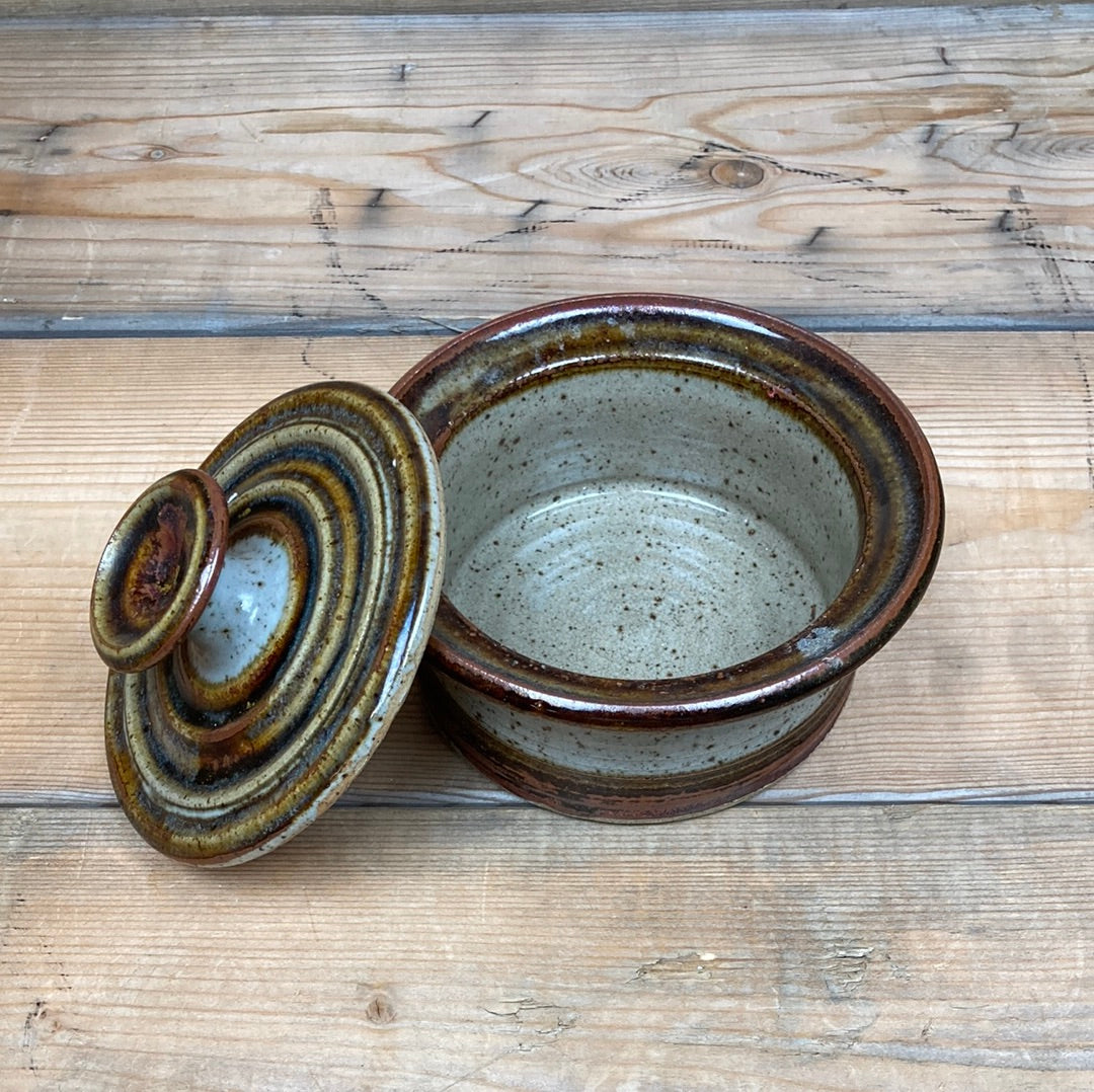 Keramisk skål m. låg