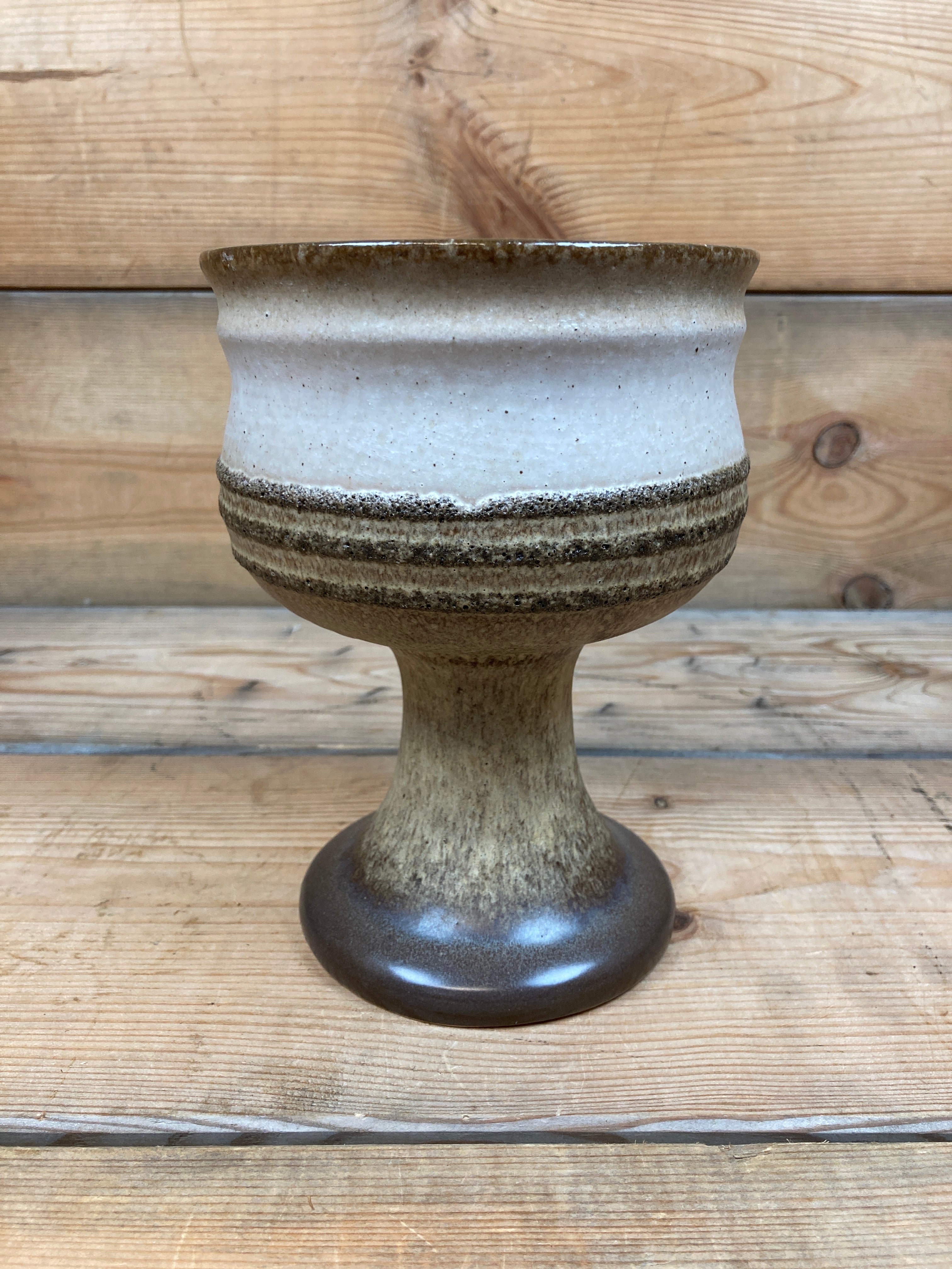 Keramik vase på fod