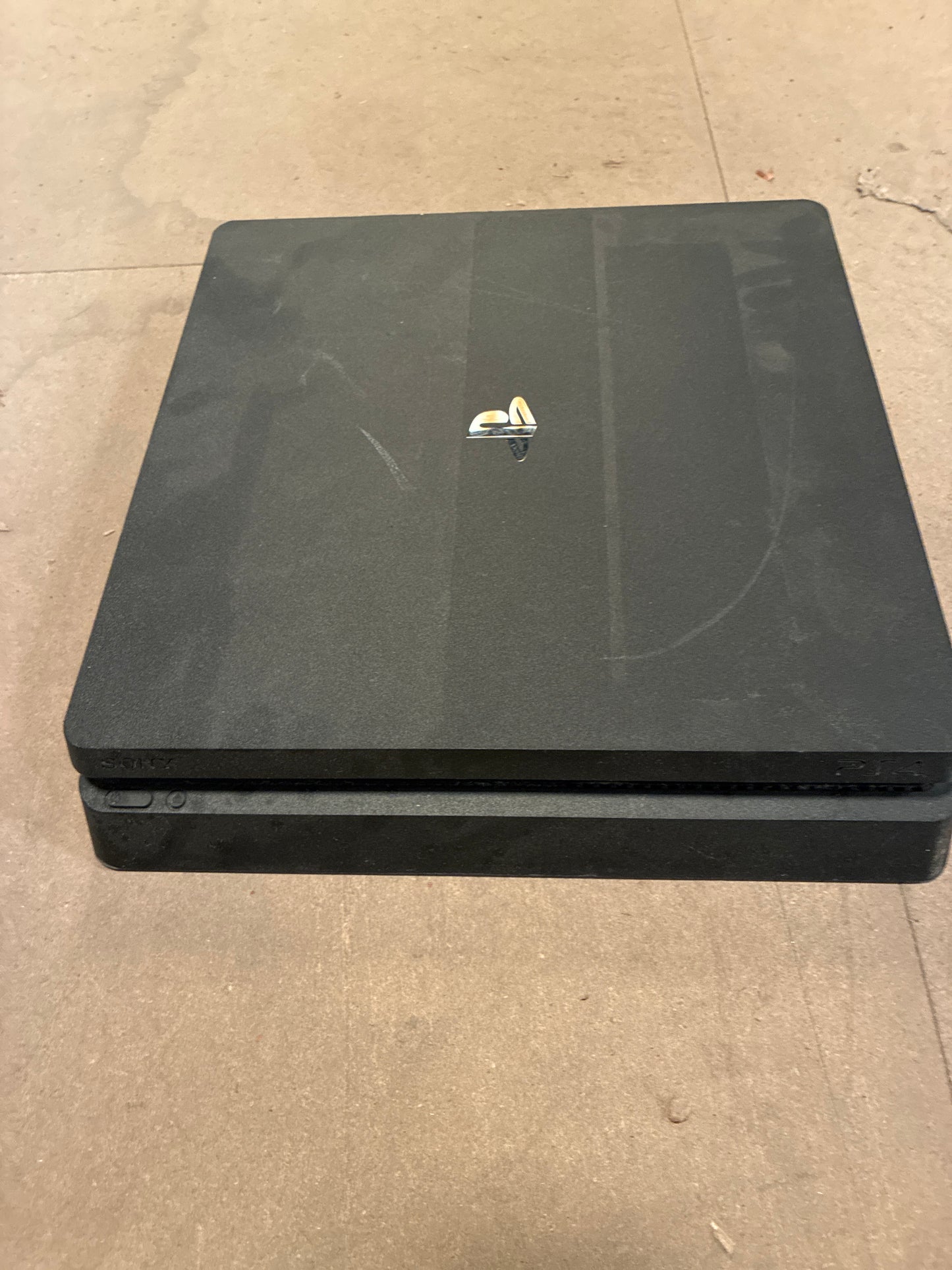 PS 4