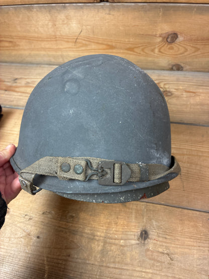 Militær hjelm