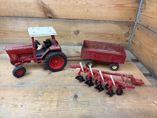 Traktor med redskaber