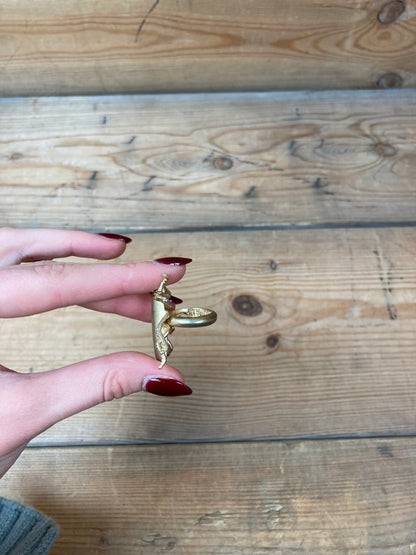 Ring med billefigur