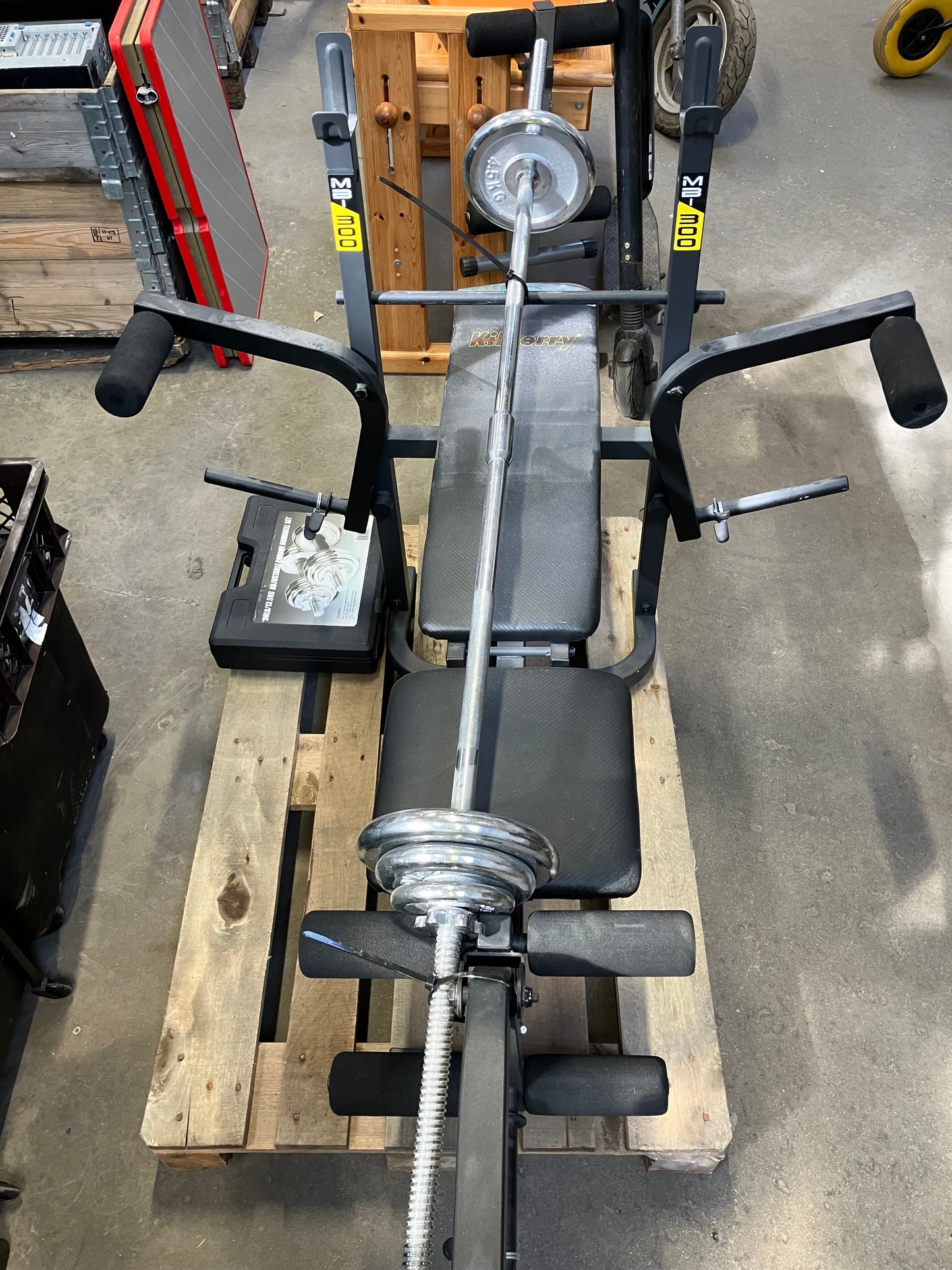 Træningsbænk. OBS! Denne vare sendes ikke via GLS.