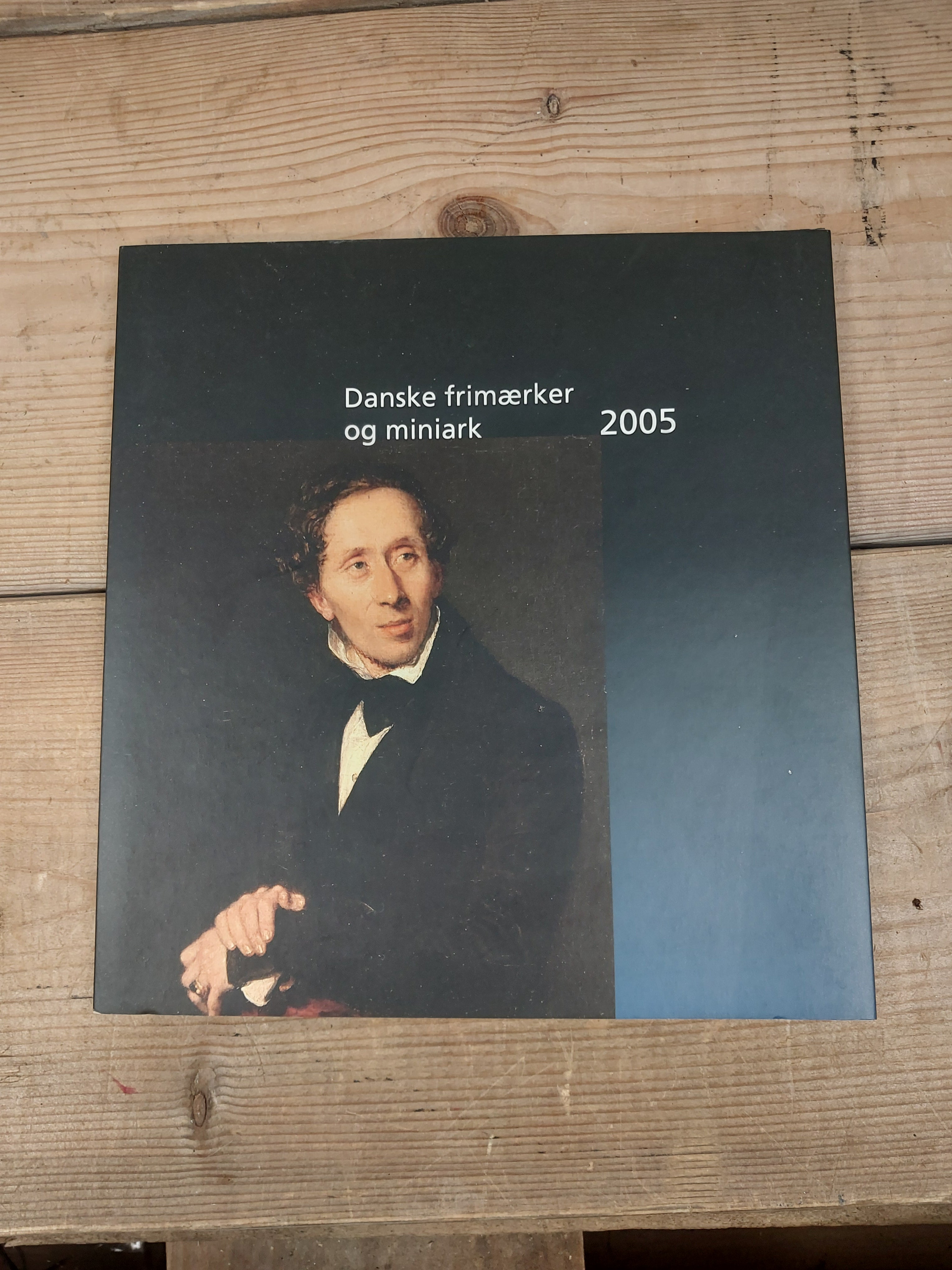 Danske frimærker og miniark 2005